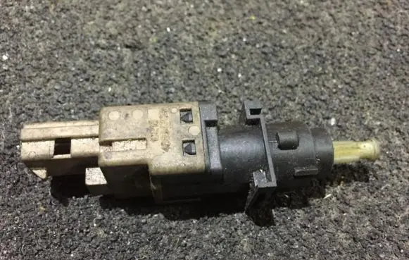 Alfa Romeo 156 Brake pedal sensor switch 46834703