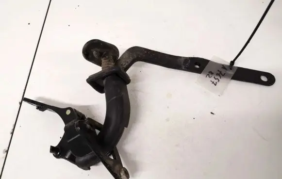 Volvo V70 Tailgate/trunk/boot hinge 8643158