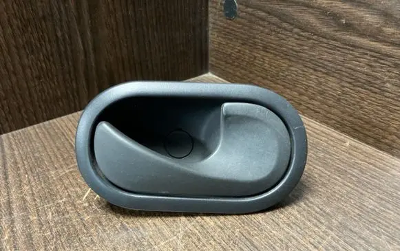 Opel Movano B Front door interior handle 21029310580