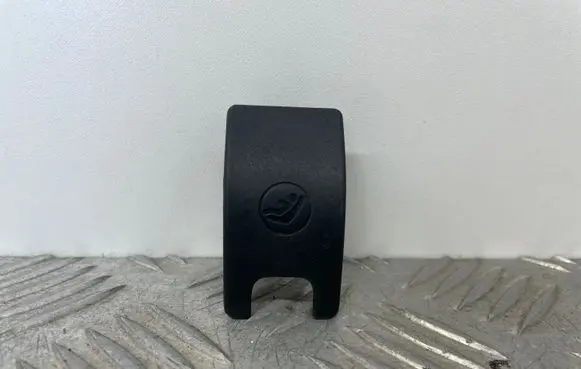 Audi A4 S4 B8 8K ISOFIX cover 8T0887187