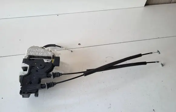 Hyundai Santa Fe Front door lock 813102W020EA0