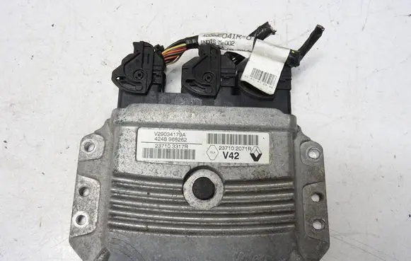 Renault Clio IV Engine control unit/module 237102071R 237103317R V29034179A