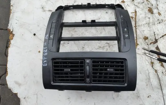 Peugeot Expert Panel trim