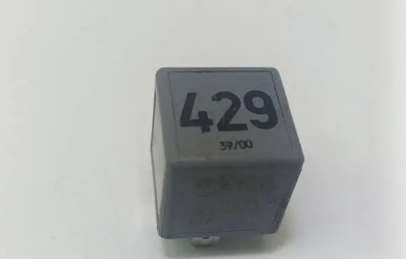 Volkswagen PASSAT B5.5 Other relay 1J0906381 V23134B53X383