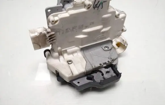 Audi A6 S6 C6 4F Front door lock 4F1837015