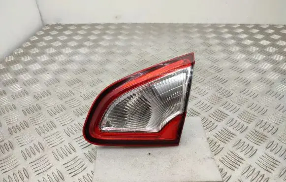 Nissan Qashqai+2 Tailgate rear/tail lights B26550BR01A
