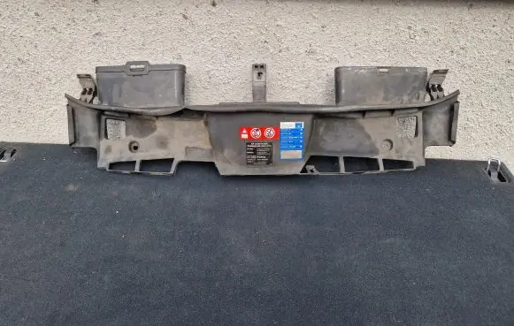 Mercedes-Benz E W212 Radiator trim A2125000455