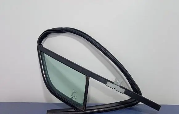 Opel Mokka Front door rubber seal 