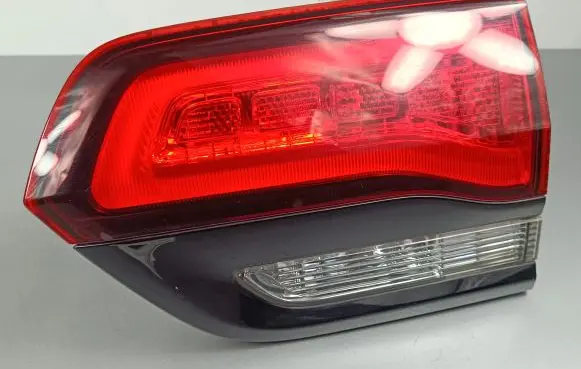 Jeep Grand Cherokee Tailgate rear/tail lights P68142944AE