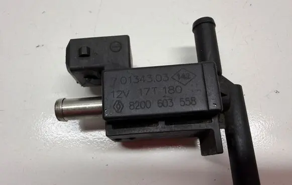 Nissan Juke I F15 Vacuum valve 70134303 8200603558