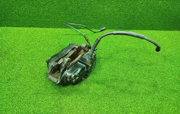 Mercedes-Benz S W220 Front brake caliper 20704704