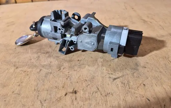 Mazda 323 Ignition lock 