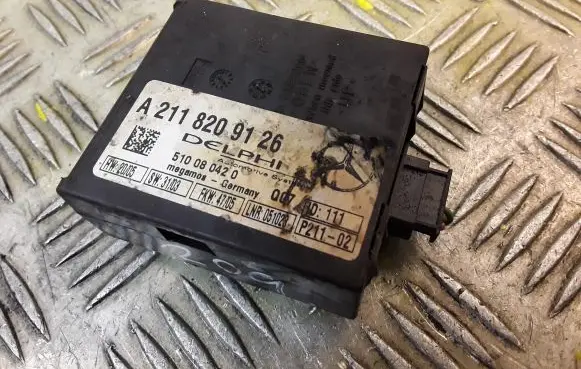 Mercedes-Benz E W211 Alarm control unit/module 2118209126 A2118209126