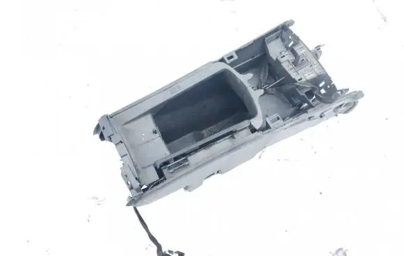 Peugeot 3008 I Armrest