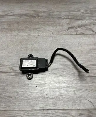 BMW 5 E39 ESP acceleration yaw rate sensor 6753694 0265005248 0012756
