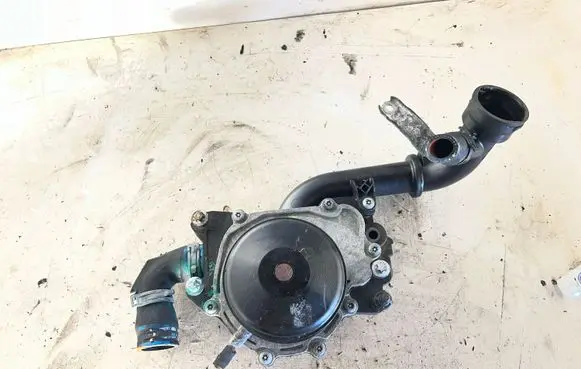 Mercedes-Benz C W204 Water pump A6512001501
