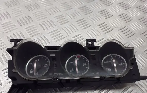 Alfa Romeo 159 Clock 60696626