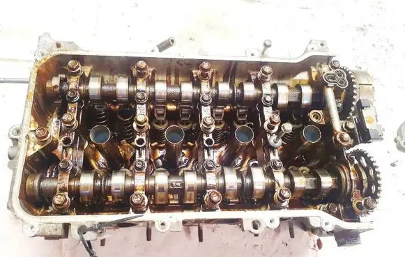 Toyota Prius (XW30) Engine head 2214314169