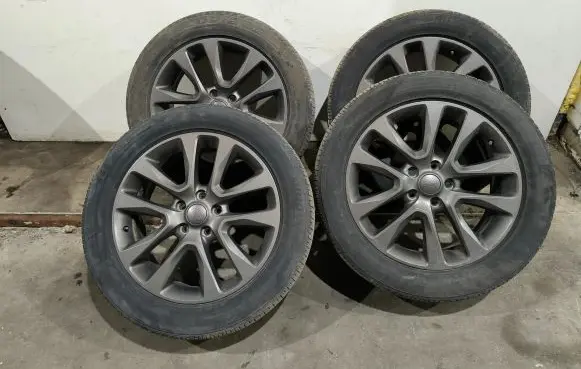 Jeep Grand Cherokee R20 alloy rim 