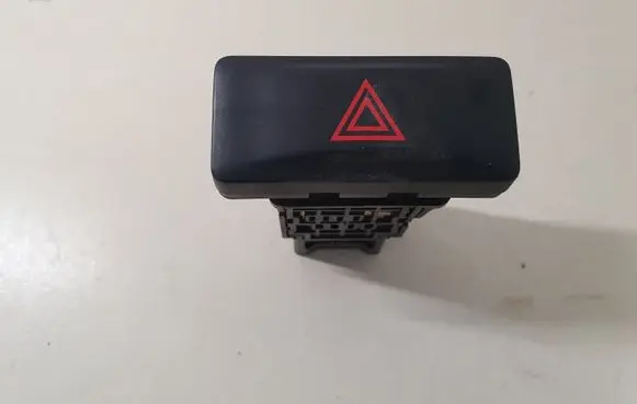 Nissan X-Trail T31 Hazard light switch 06016