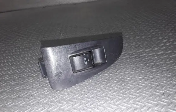 Toyota Avensis T250 Electric window control switch 7427205020