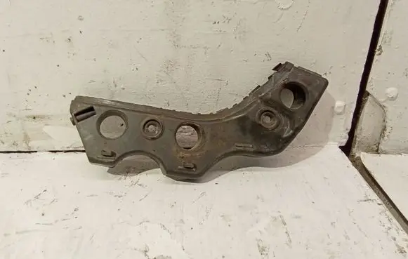 Volkswagen PASSAT CC Front bumper mounting bracket 3C8807183A