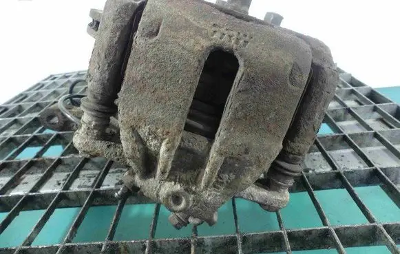Front brake caliper