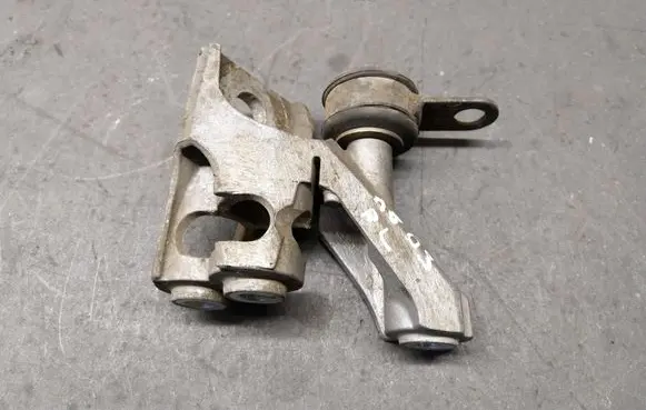Gearbox mounting bracket