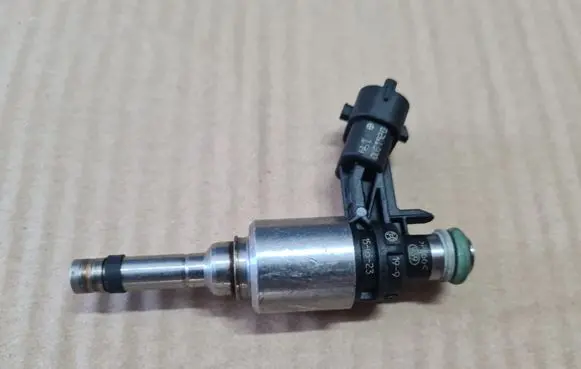 Fuel injector