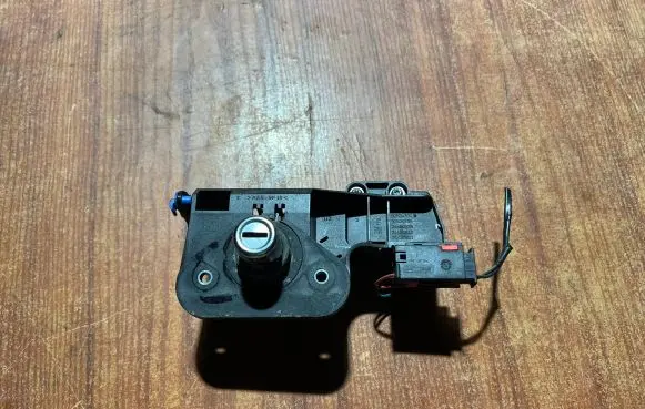 Opel Meriva A Tailgate exterior lock 90534784 09183495