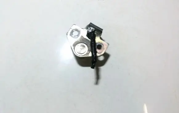 Ford Mondeo Mk III Front door lock loop/hook striker 