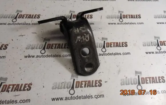 Toyota RAV 4 (XA30) Front door upper hinge