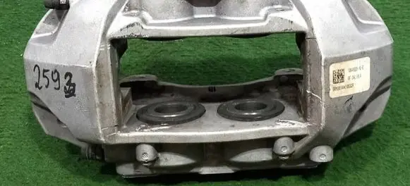 Tesla Model 3 Front brake caliper 104462200E