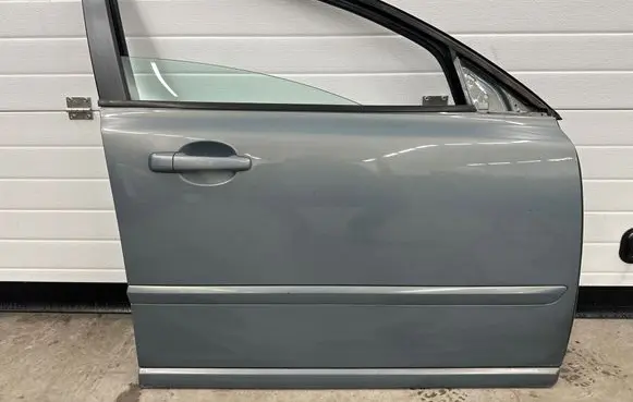 Volvo V50 Front door