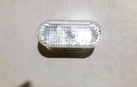 Ford Focus Front fender indicator light 4m5a13k309aa wy5w
