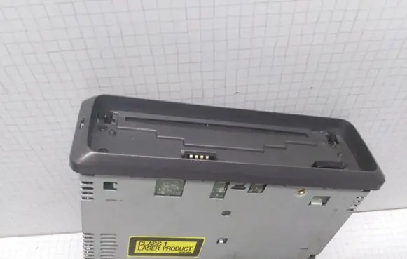 Mitsubishi Carisma Radio/CD/DVD/GPS head unit DEH2300RB 020553