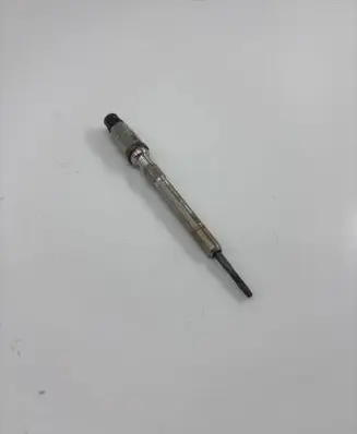 Volkswagen PASSAT B8 Glow plug 03L905061G