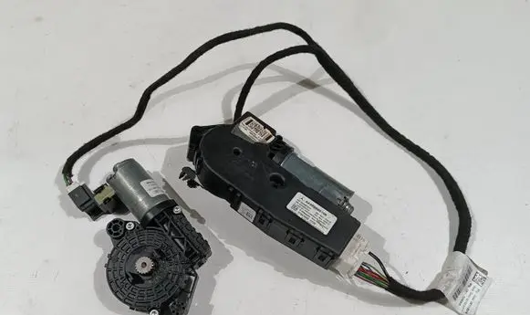 Mercedes-Benz E W238 Sunroof motor/actuator A2389006100