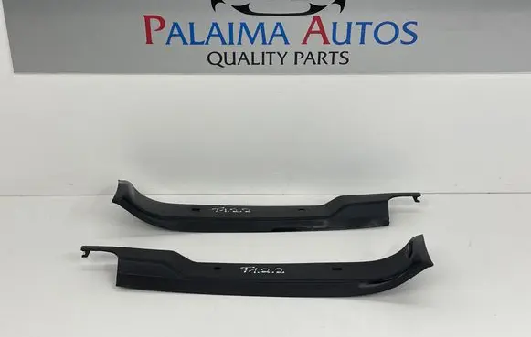 BMW 1 F20 F21 Rear/tail light trim molding 7300664 7300663