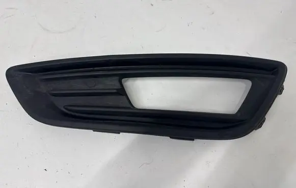 Ford Focus Front fog light trim/grill F1EB15A299A DDM2
