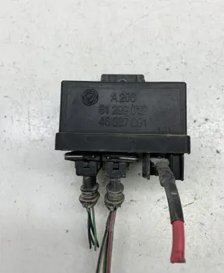 Glow plug pre-heat relay