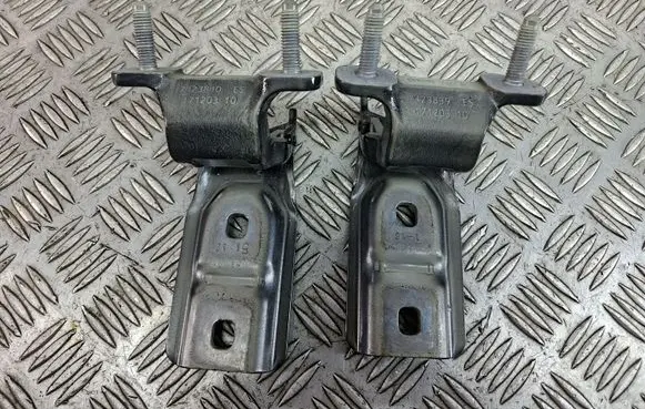 BMW X2 F39 Tailgate/trunk/boot hinge 7423839