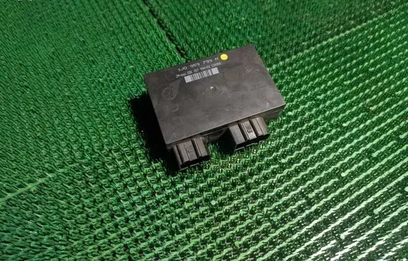 Volkswagen PASSAT B5.5 Comfort/convenience module 1J0959799N