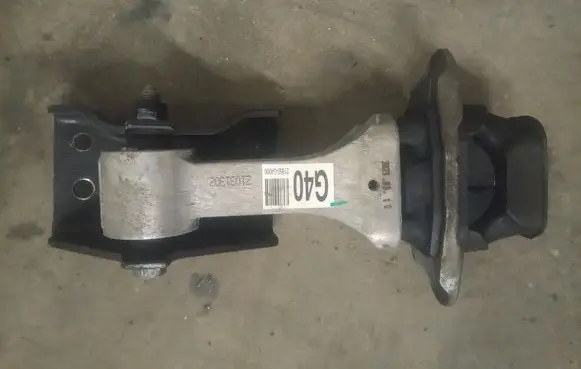 KIA Xceed Engine mount bracket