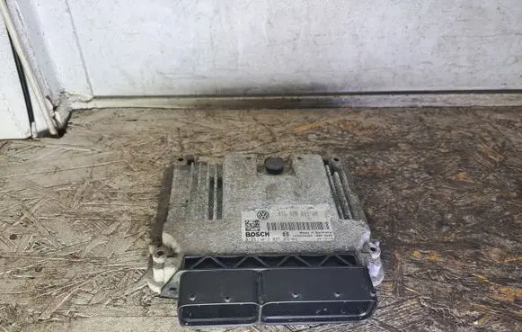 Volkswagen PASSAT B6 Engine control unit/module 03G906021AN 0281012085