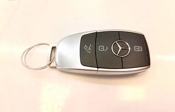Mercedes-Benz EQB Ignition key/card A1779050908