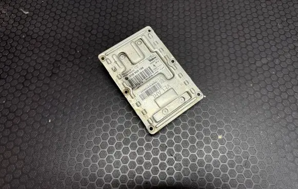 Volkswagen Touareg I Headlight ballast module Xenon 3D0909158 89027879 D1RS35W