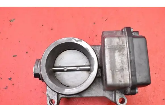 Renault Laguna II Throttle body valve 8200063652