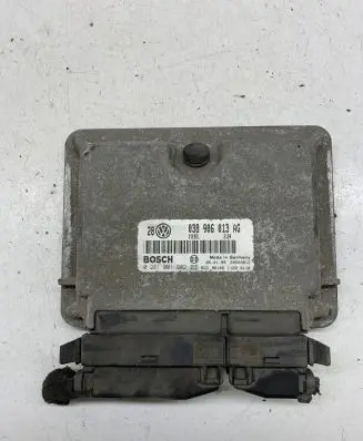 Volkswagen Golf IV Engine control unit/module 038906013AG 0281001902