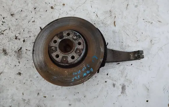 BMW 5 GT F07 Front wheel hub spindle knuckle 